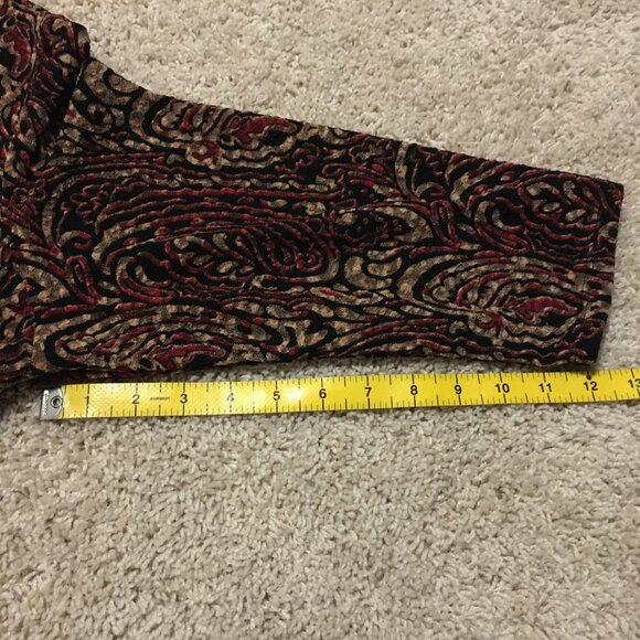 Festive Paisley Raised Texture Top - Picture 16 of 16